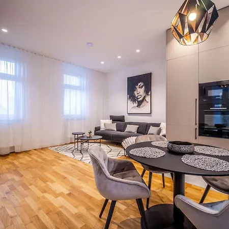 Apartman Old Town Design For 5 - Balcony & Ac