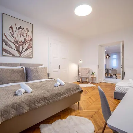Old Town Design For 5 - Balcony & Ac * Kassa