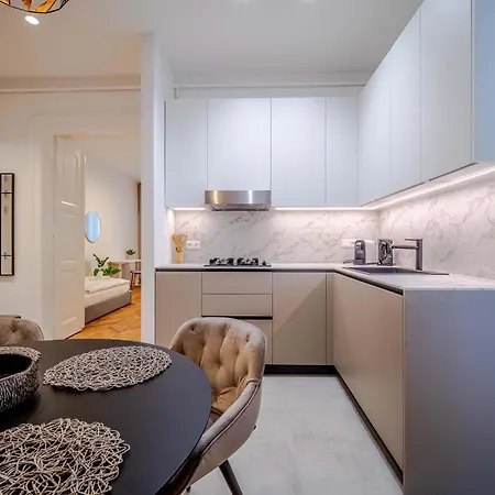 Apartman Old Town Design For 5 - Balcony & Ac