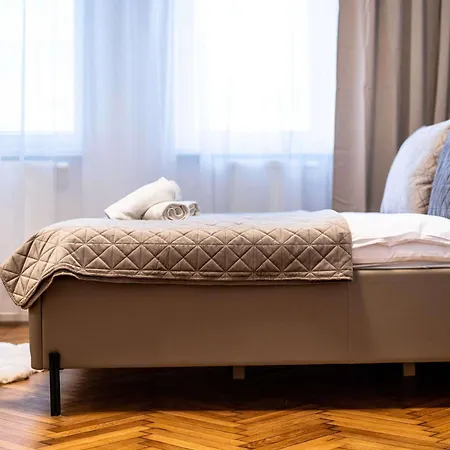Old Town Design For 5 - Balcony & Ac Apartman
